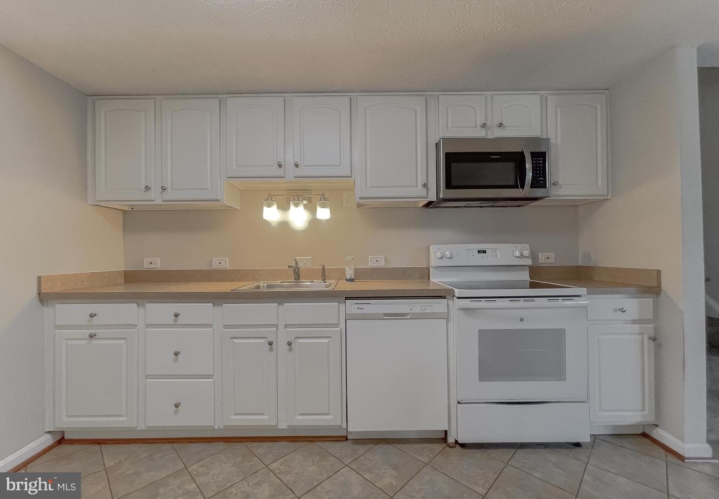 806 Truro Court photo 9