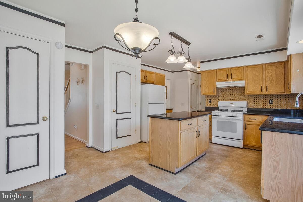 2312 Kanegis Drive photo 14