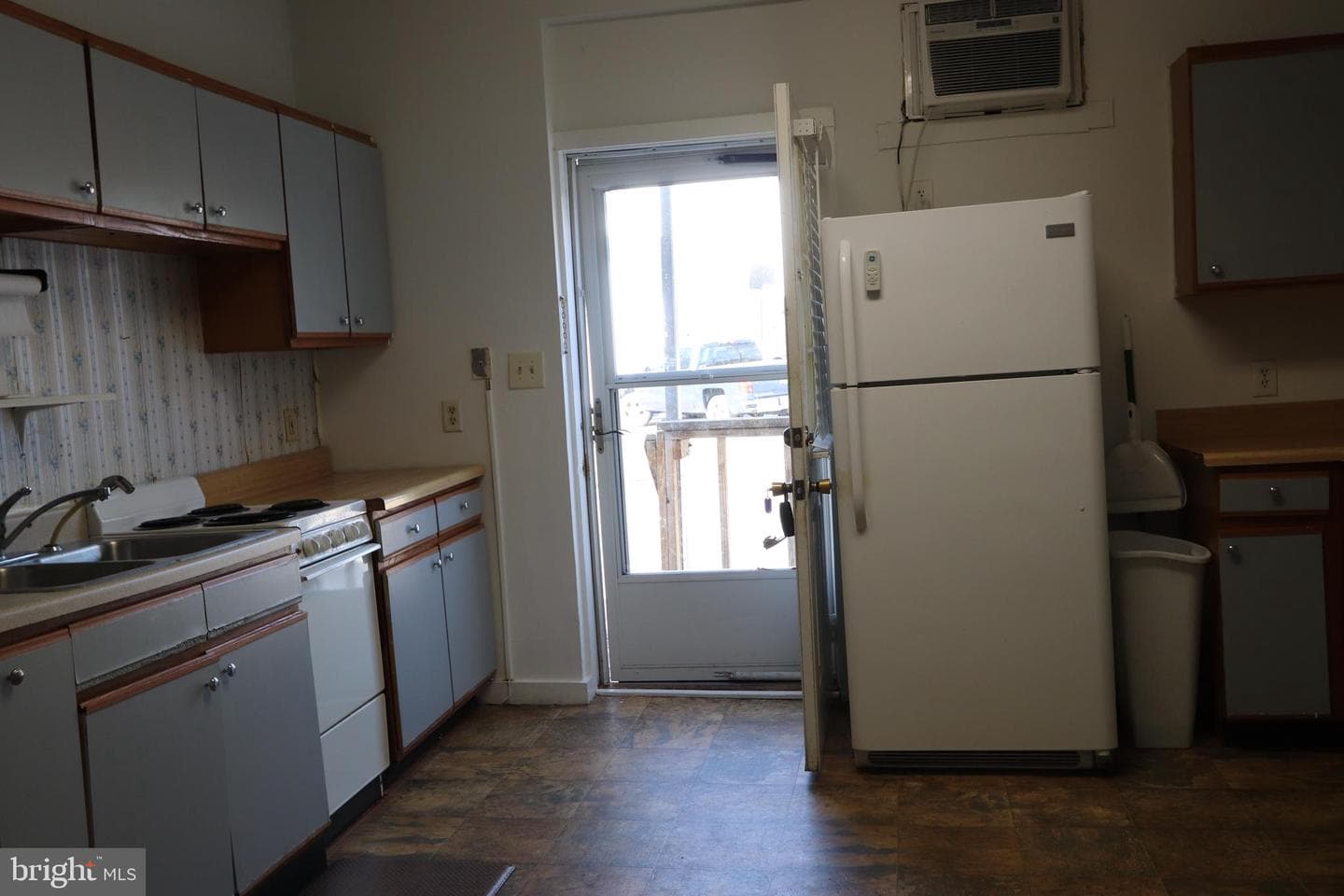 4601 Strauss Avenue photo 21