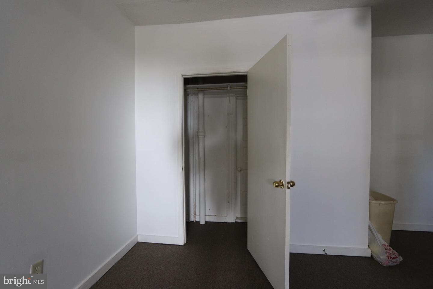 4601 Strauss Avenue photo 23