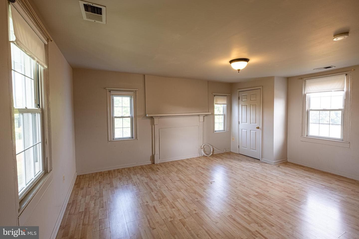 9885 Heatherstone Drive photo 31