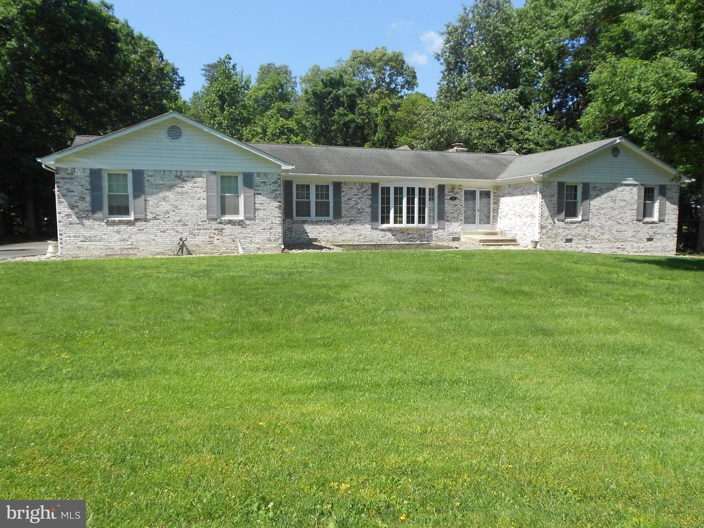 1398 Redwood Circle photo 3