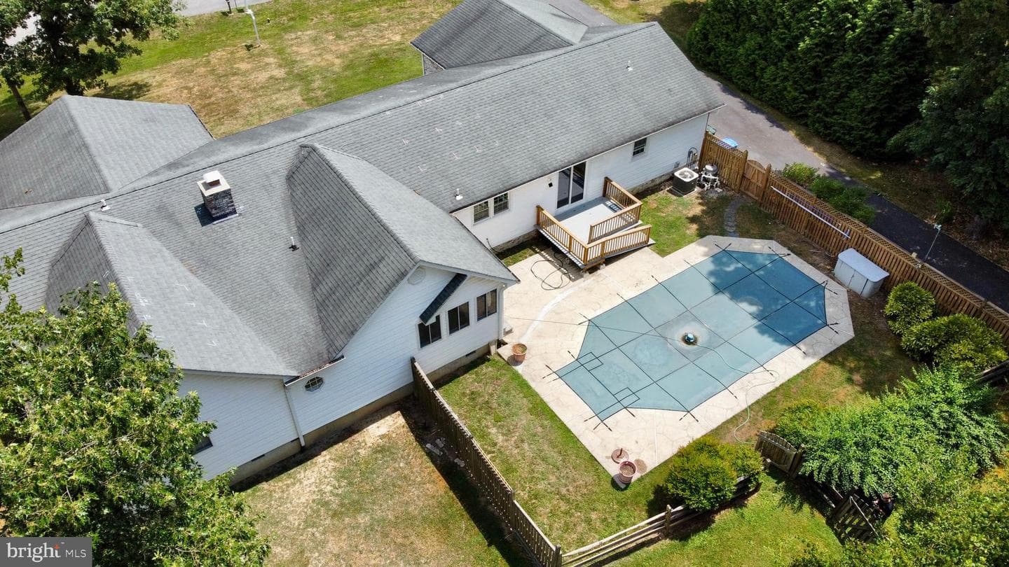 1398 Redwood Circle photo 7