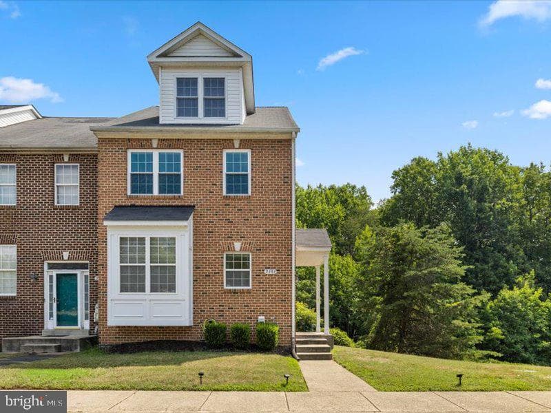2484 Athens Place photo 2