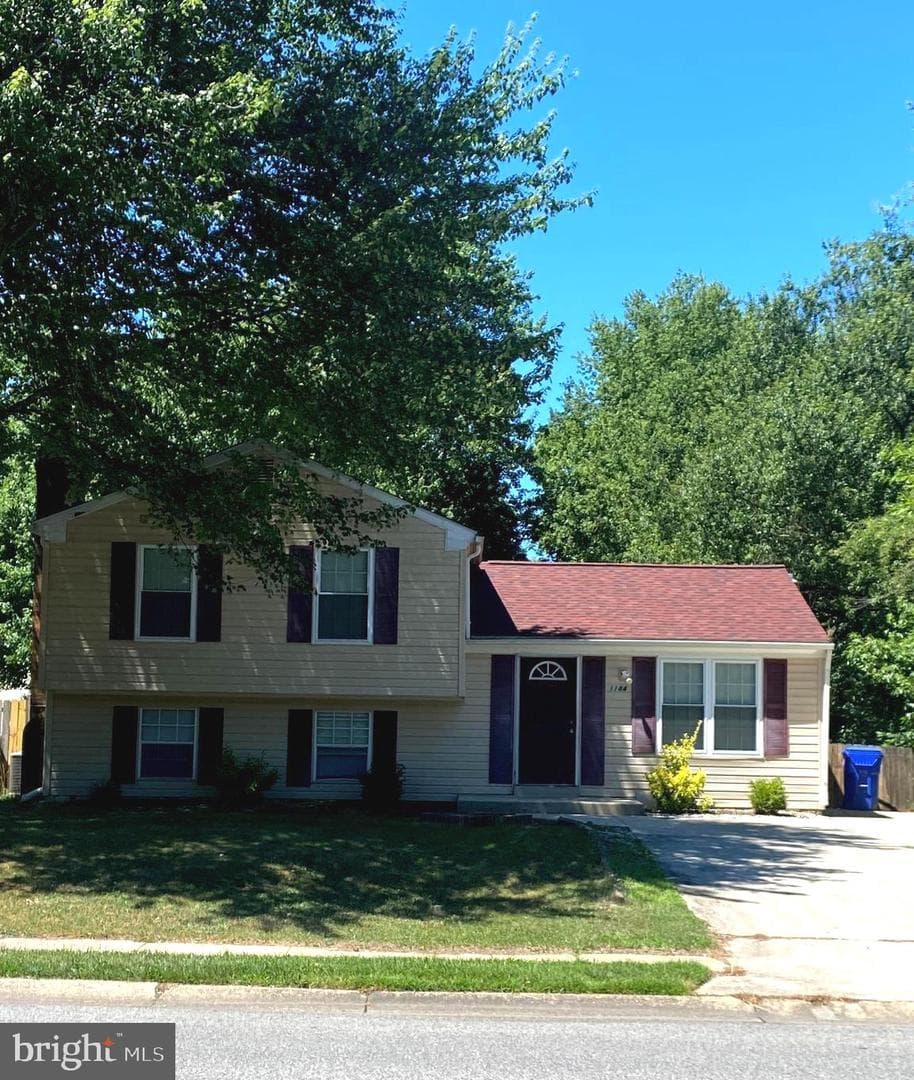 1184 Bannister Circle photo 1