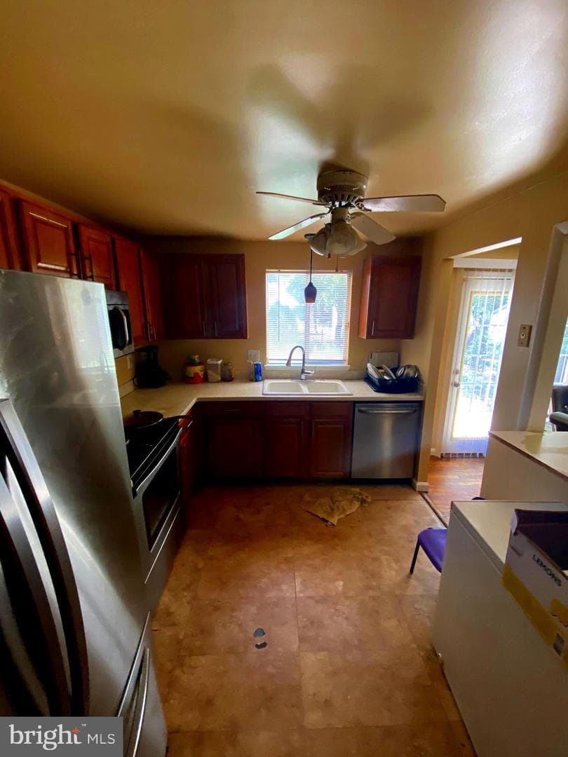 1184 Bannister Circle photo 4