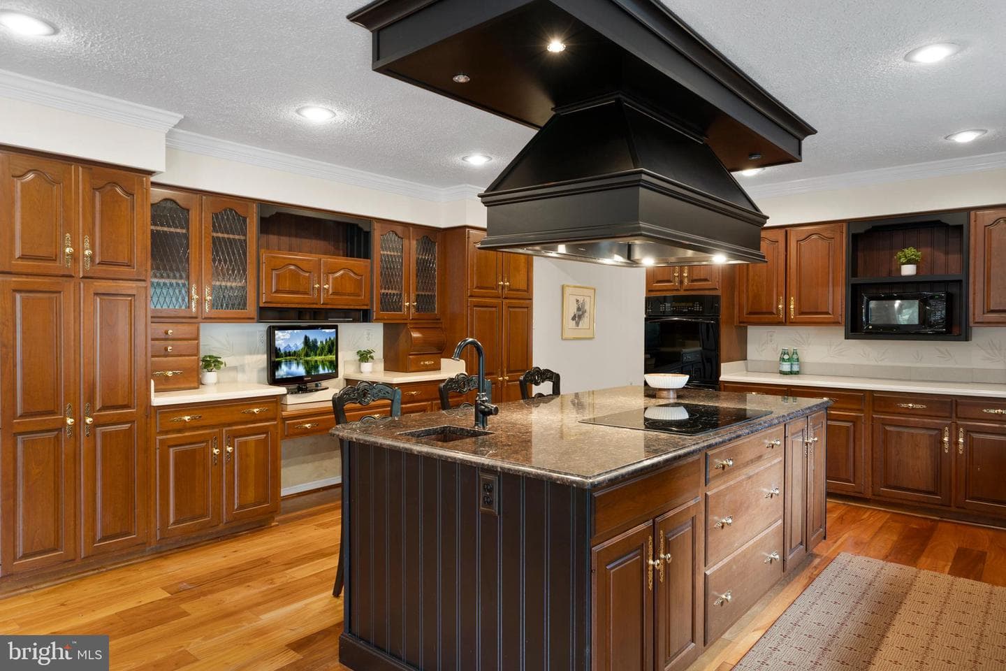 8880 Mitchell Road photo 20