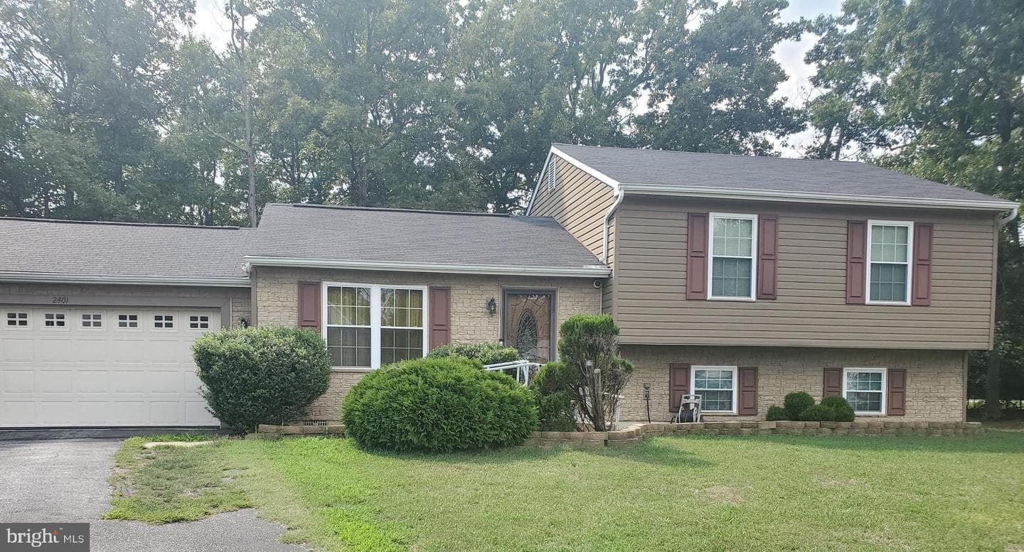 2401 Shade Oak Court photo 2