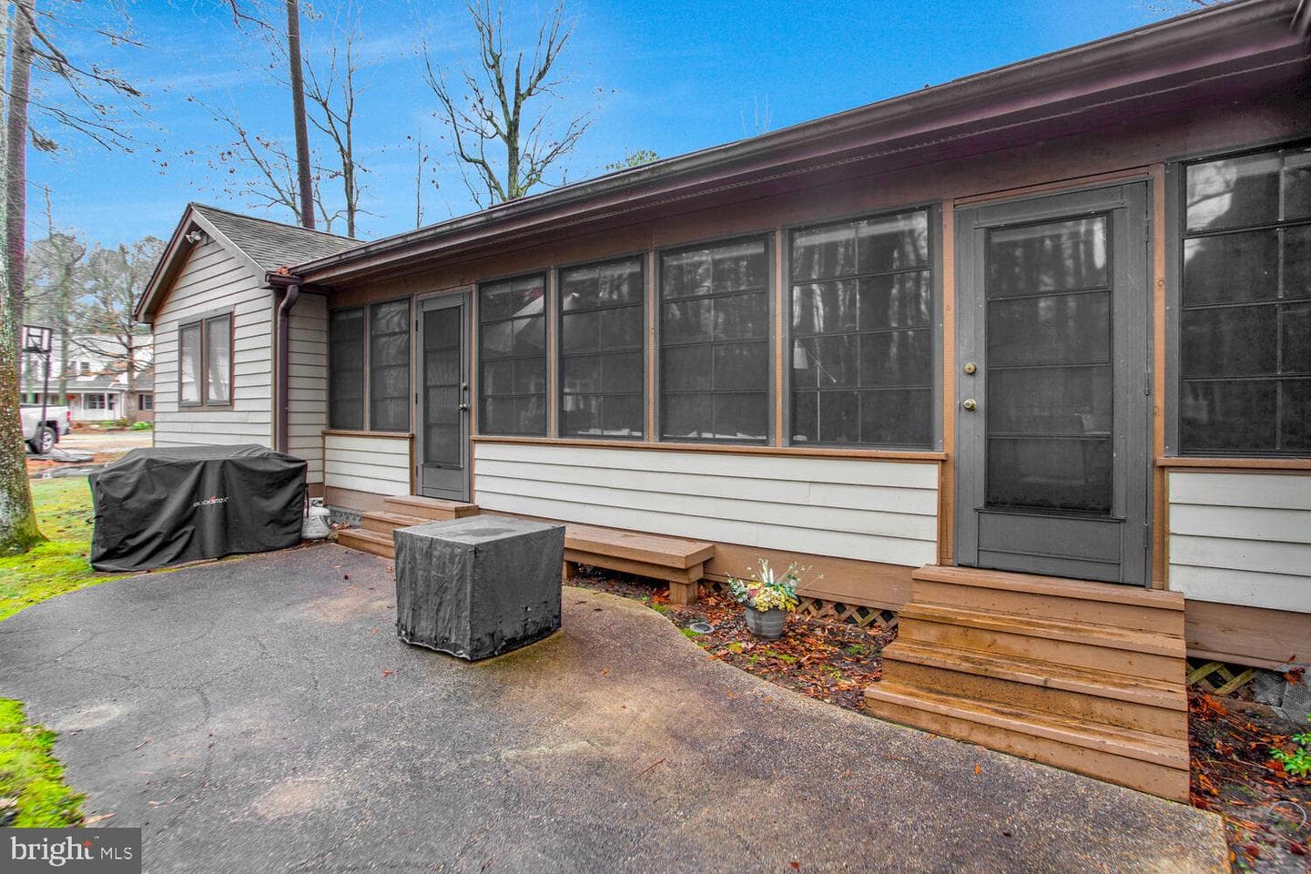 14800 King Charles Drive photo 2