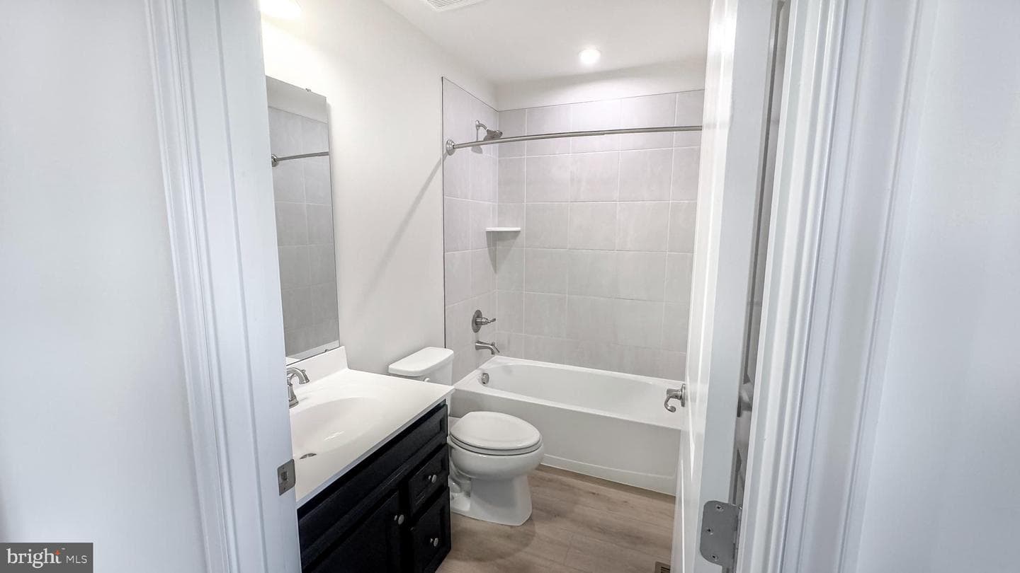 268 Doctor Andrews Way photo 17