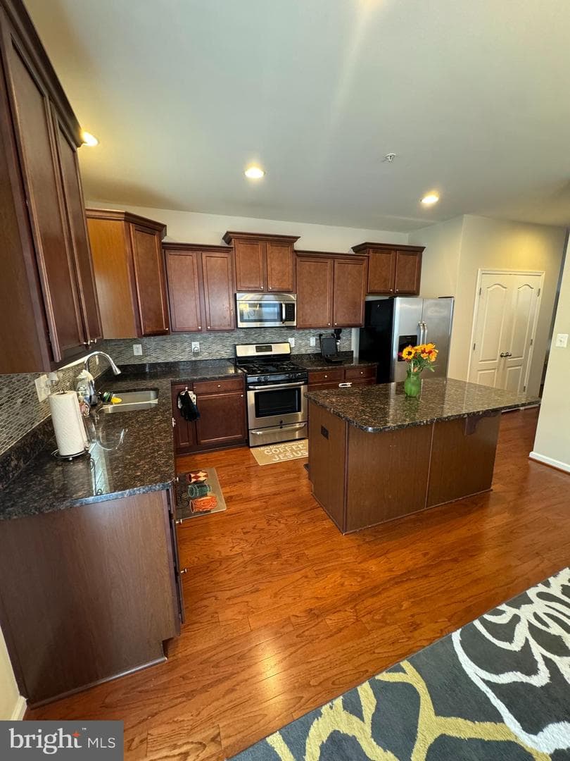 2761 Coppersmith Place photo 2