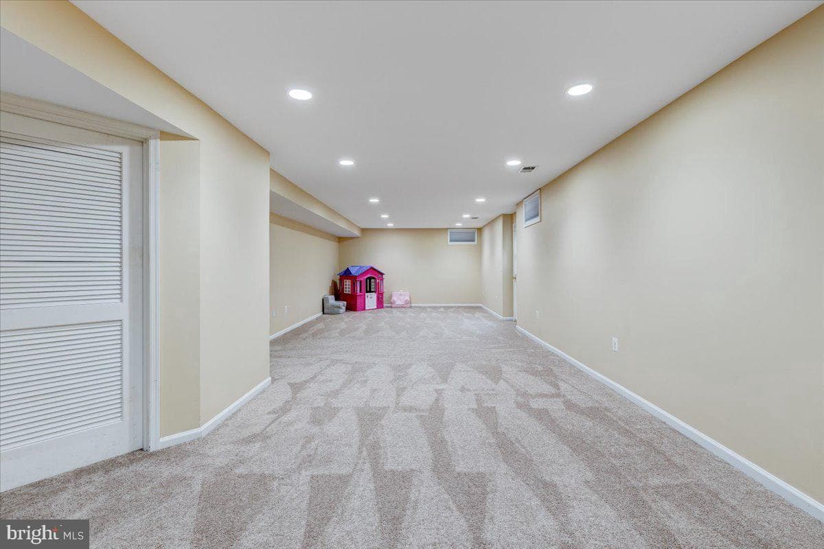 3030 Lundt Court photo 33