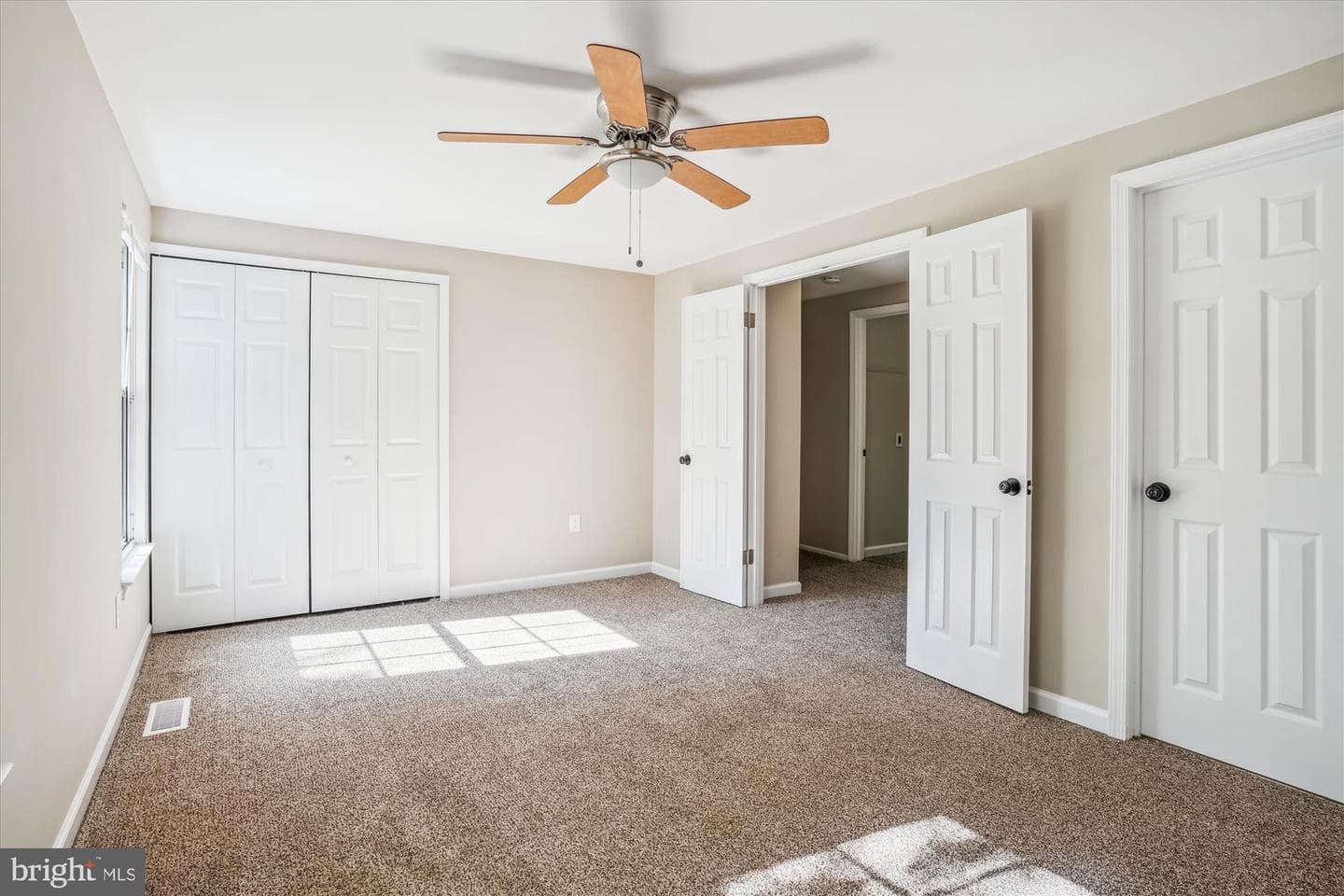 3735 Kempsford Field Place photo 11