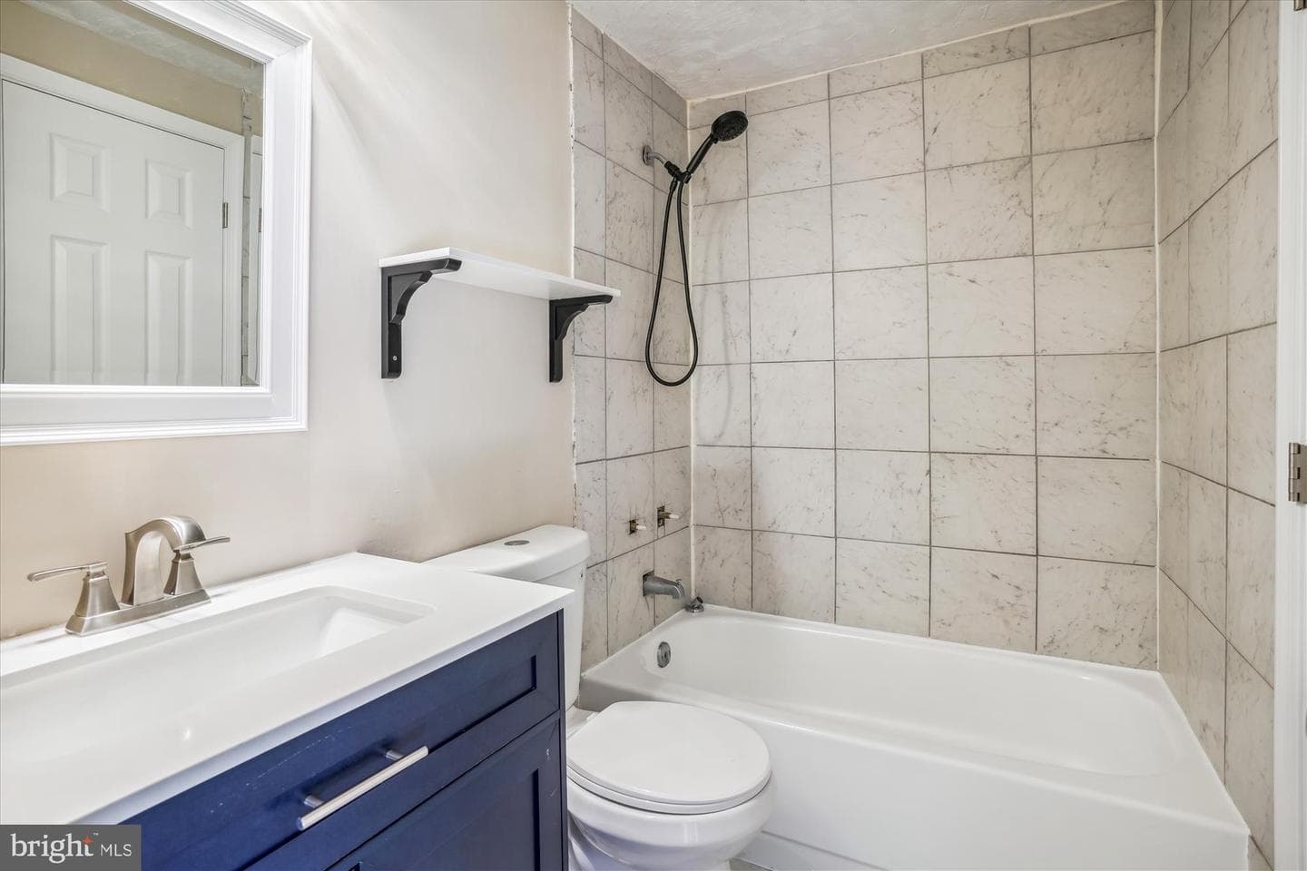 3735 Kempsford Field Place photo 12