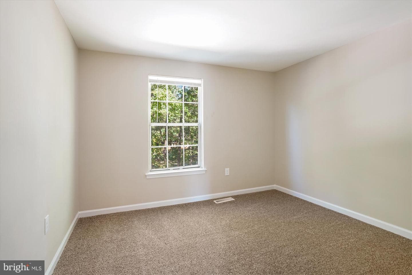 3735 Kempsford Field Place photo 14
