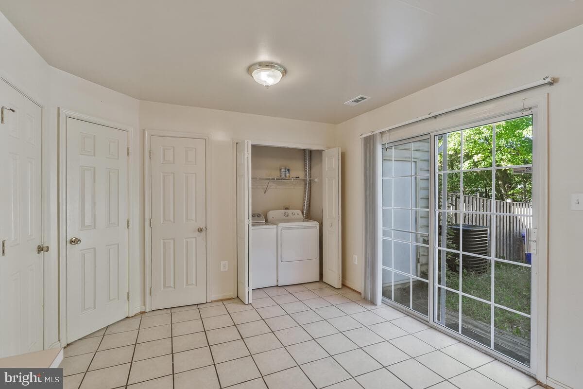 2355 Hazelwood Court photo 12
