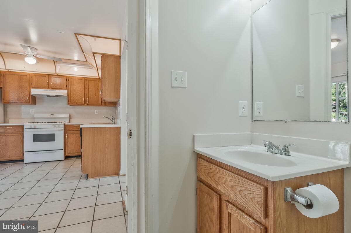2355 Hazelwood Court photo 14