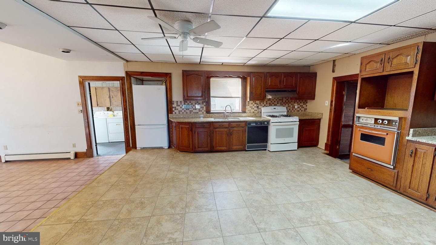10915 Berry Road photo 11