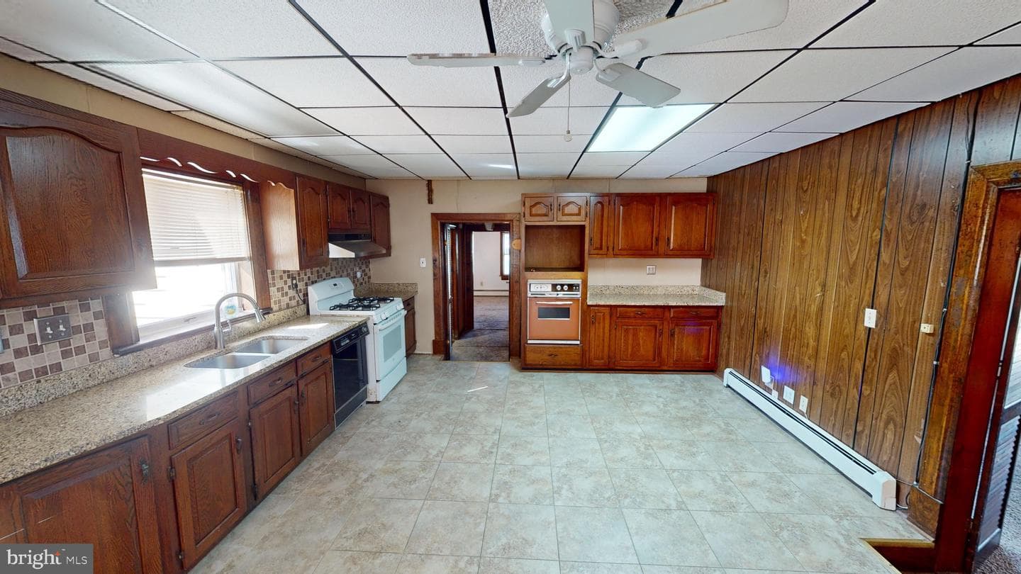 10915 Berry Road photo 13
