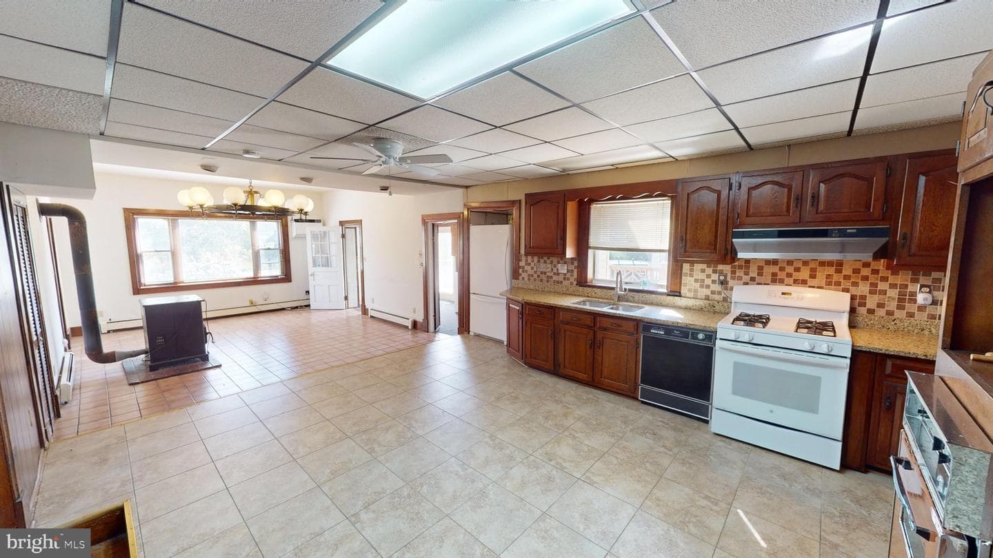 10915 Berry Road photo 14