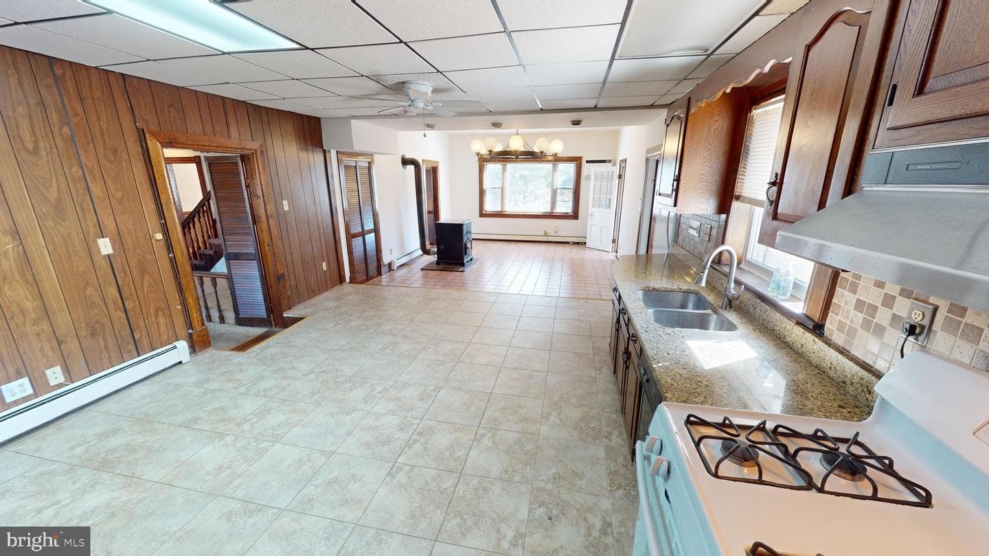 10915 Berry Road photo 26