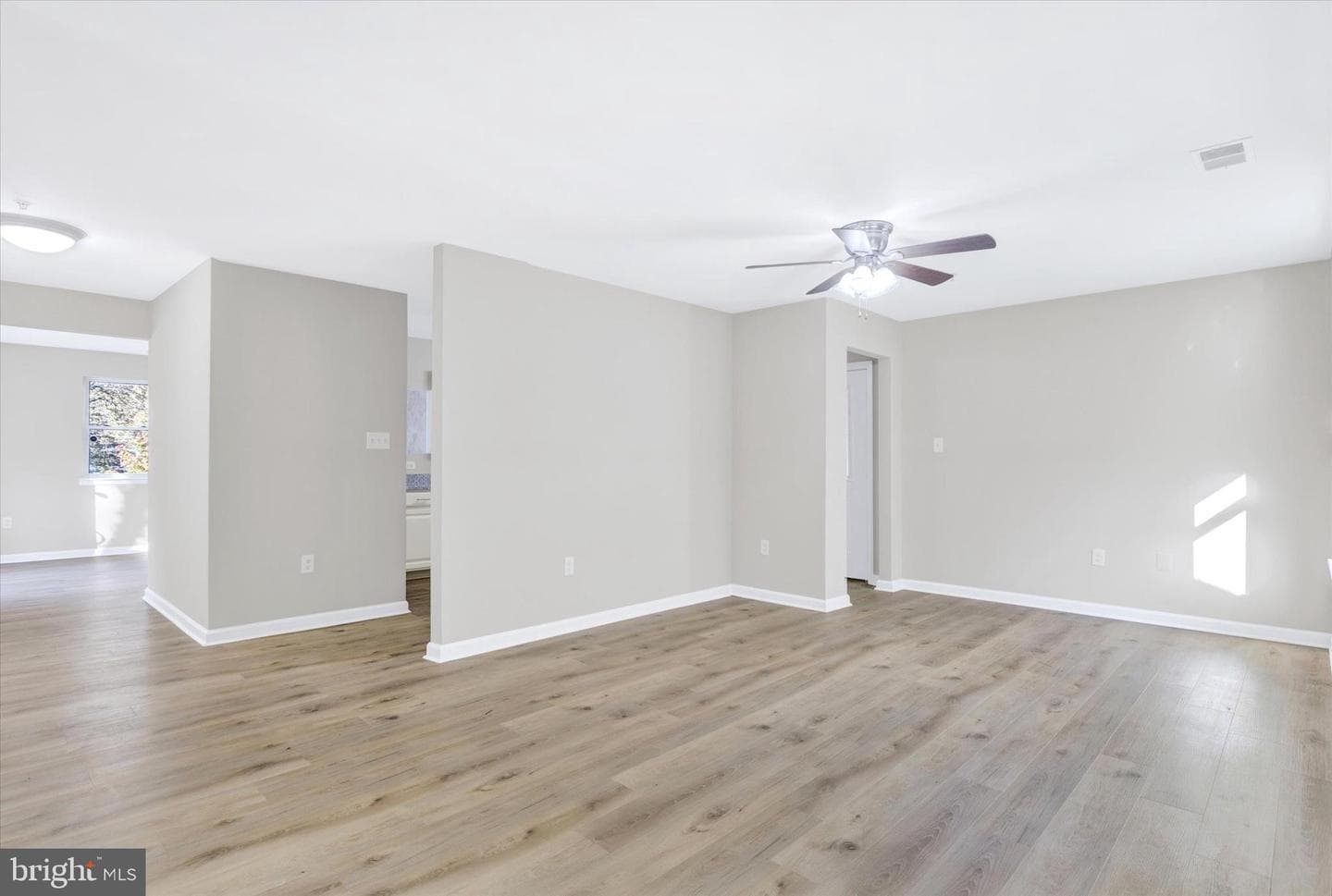 6495 Valley Road photo 4
