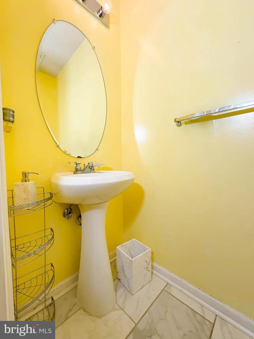 2605 Larissa Court photo 10