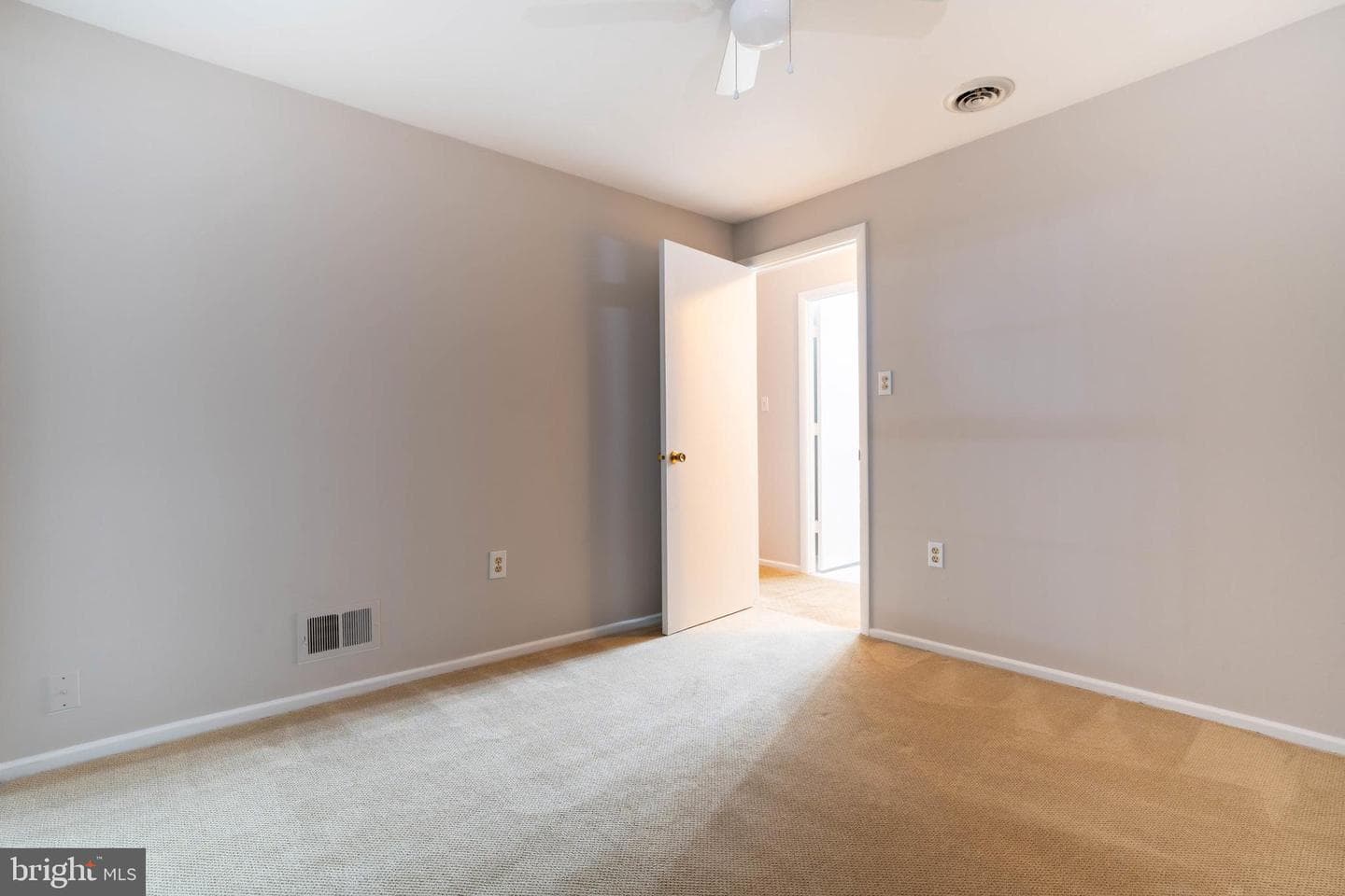 2900 Sandwich Drive photo 26