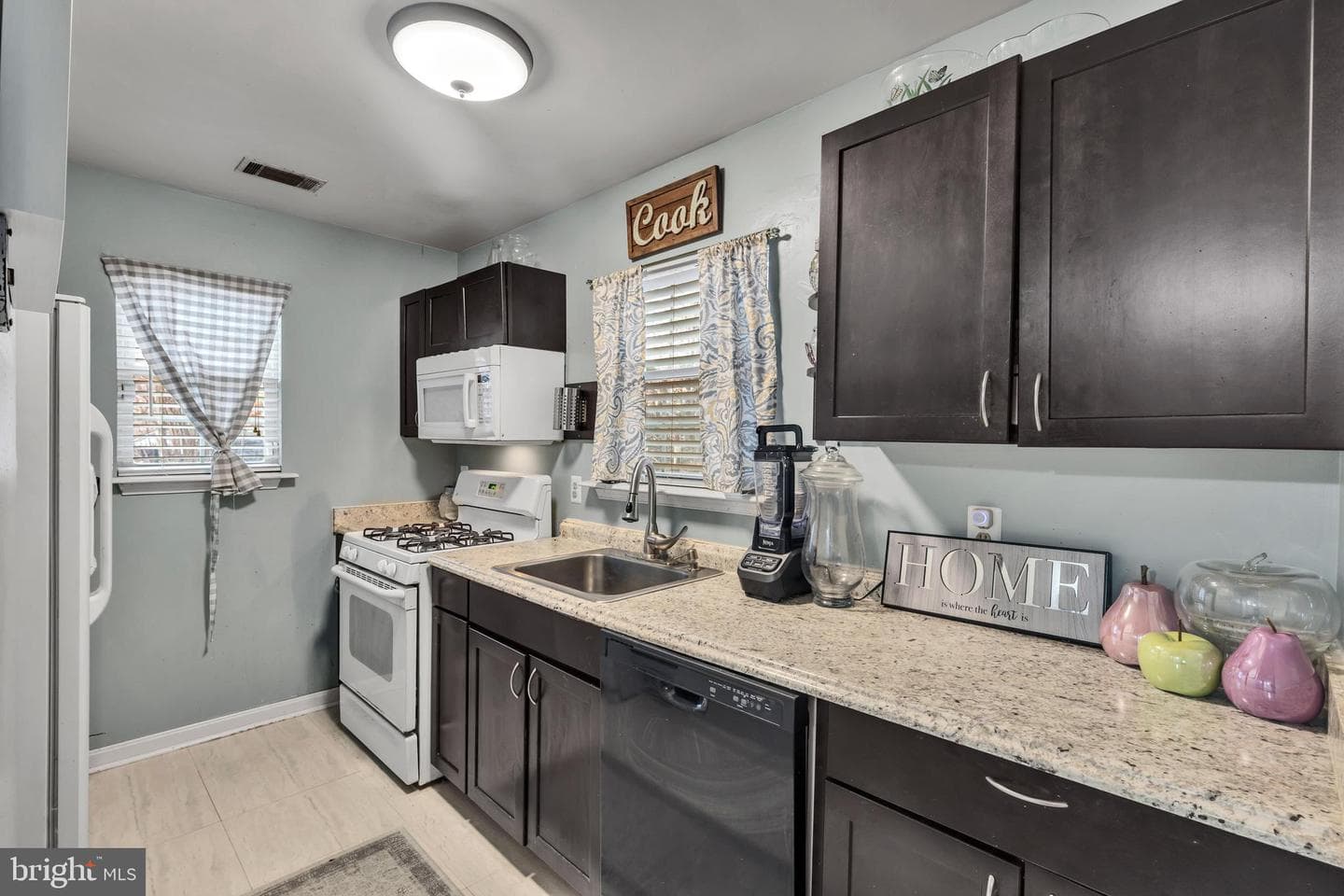 3605 Dewey Court photo 9