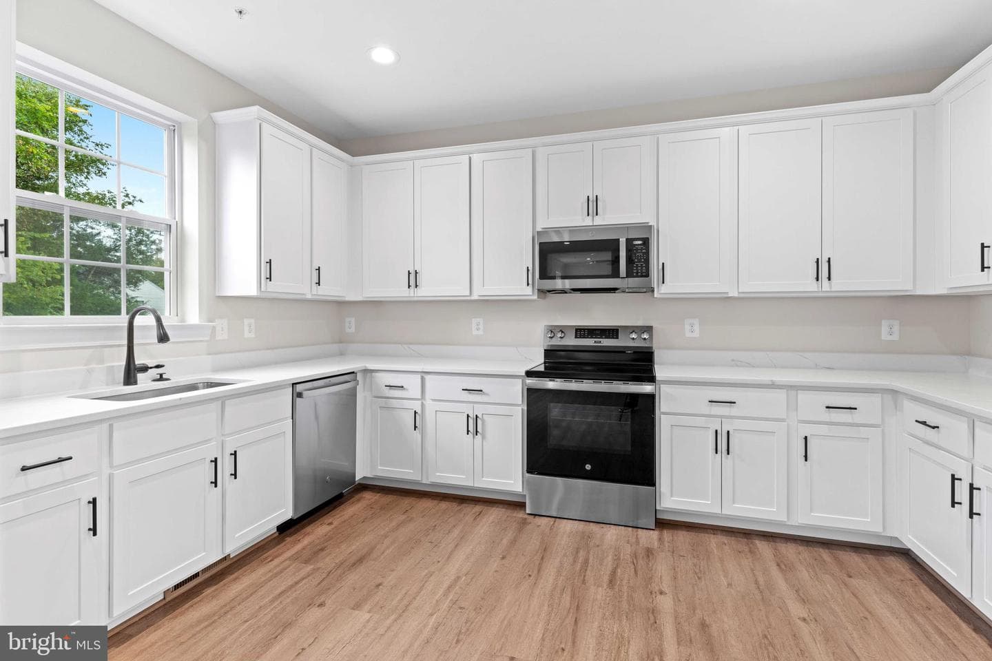 12360 Potomac View Drive photo 5