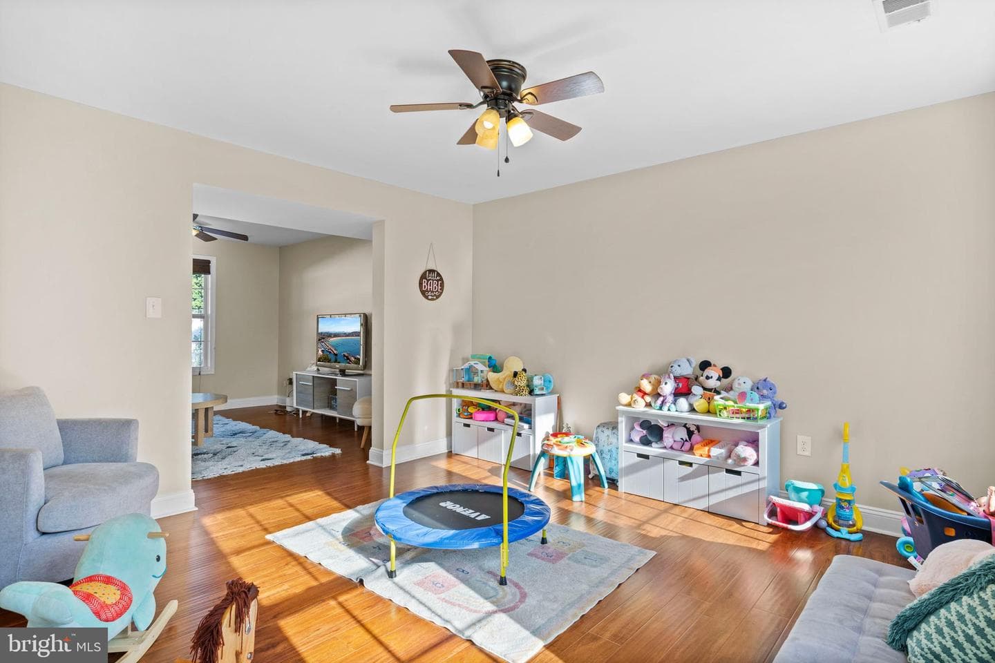 9427 Overlook Circle photo 19