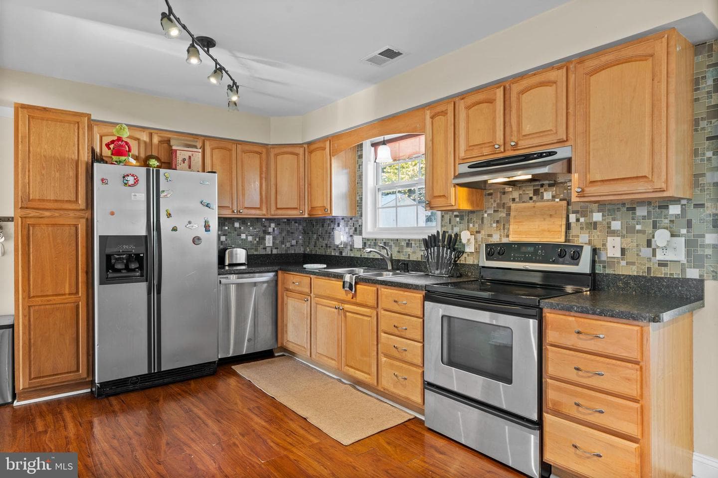 9427 Overlook Circle photo 30