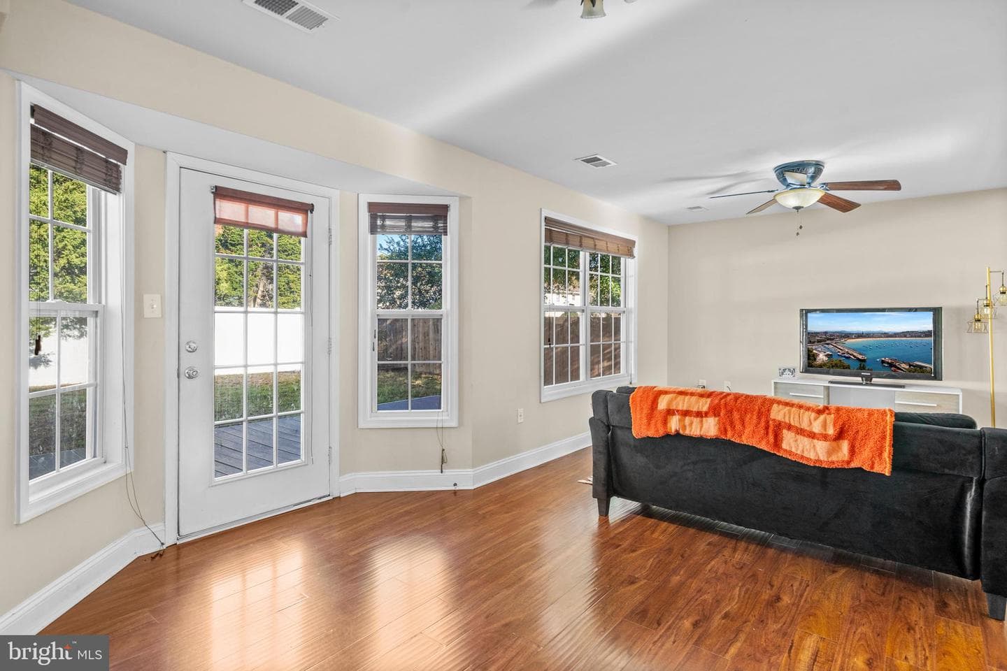 9427 Overlook Circle photo 33