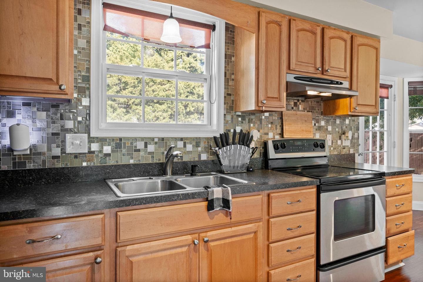 9427 Overlook Circle photo 35