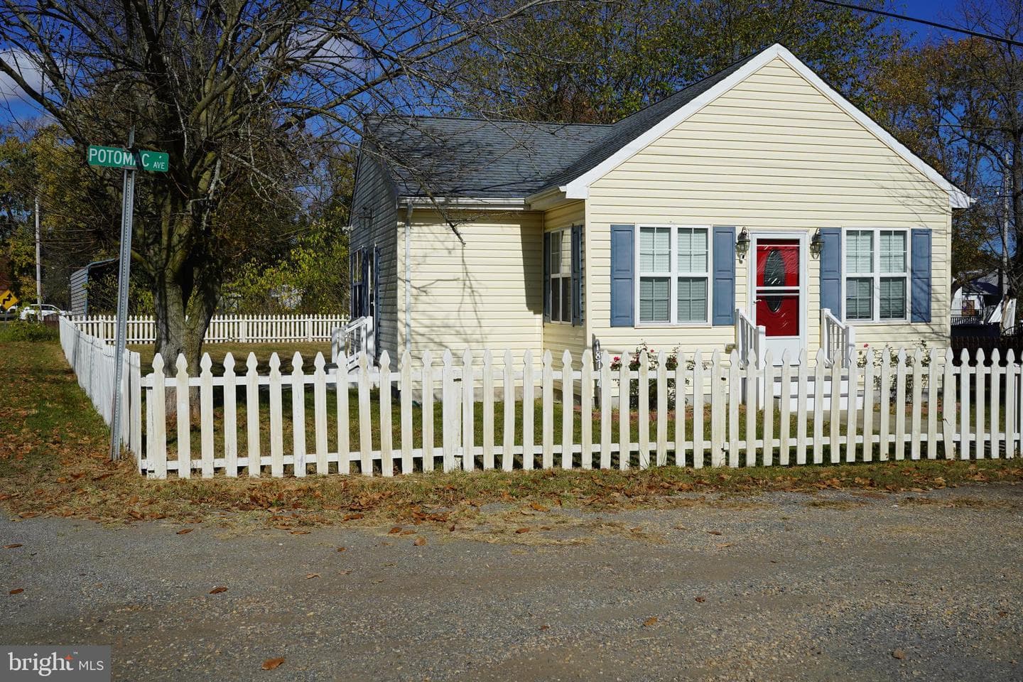 18754 Potomac Avenue photo 2