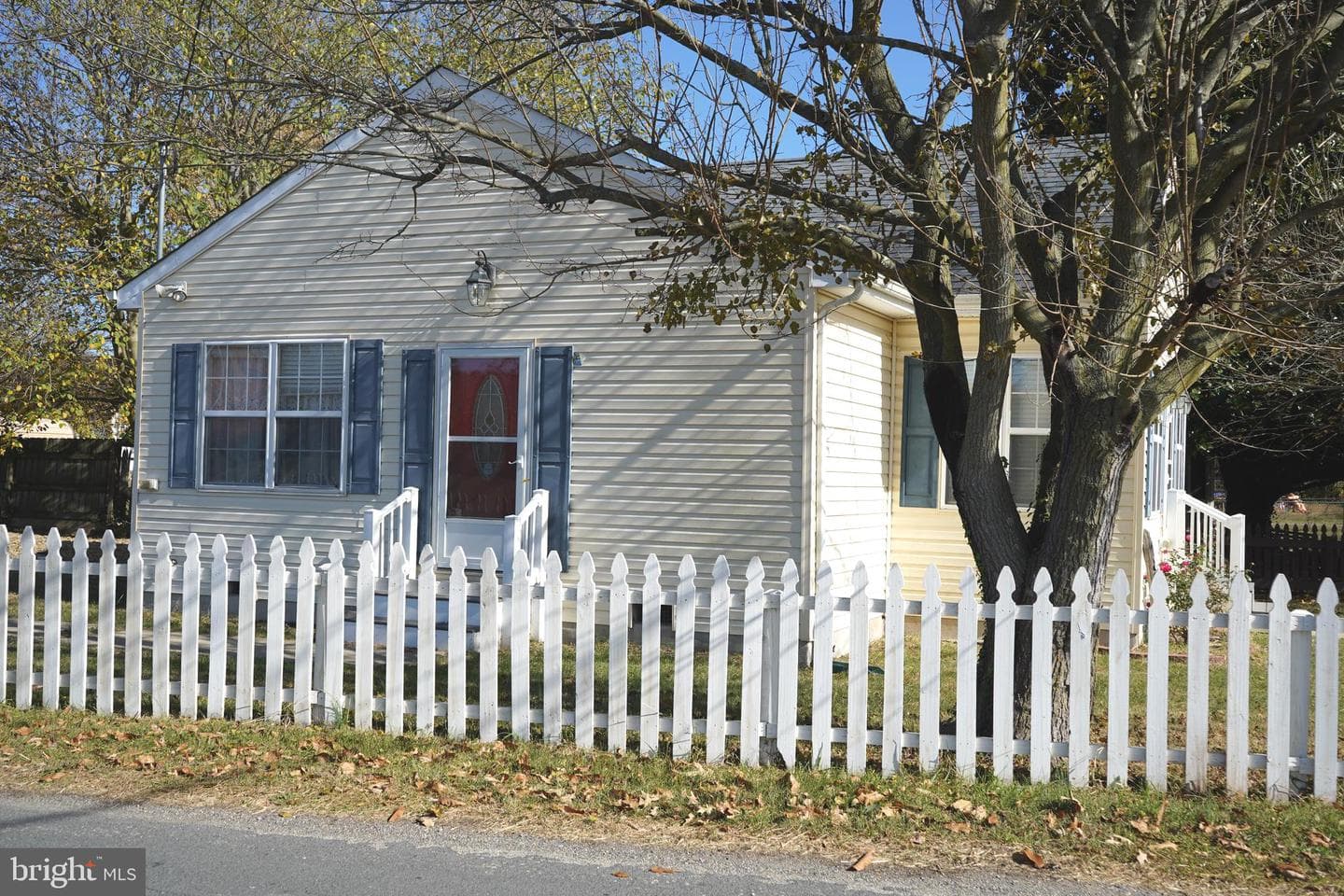 18754 Potomac Avenue photo 3