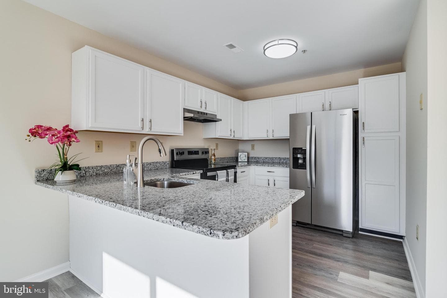 2502 Enterprise Place photo 2