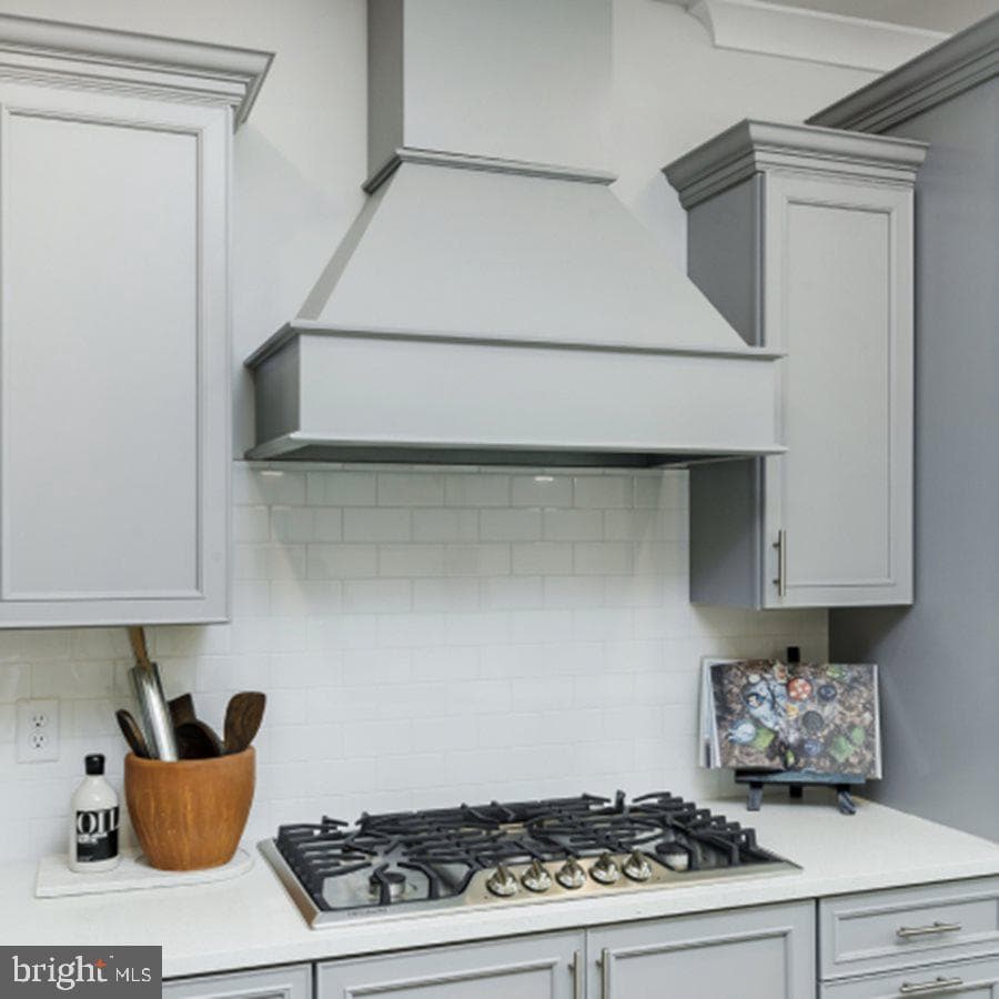 10713 Great Lakes Pl photo 9
