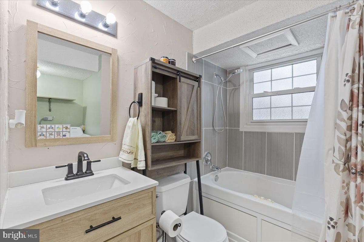 2140 Duckwalk Court photo 11