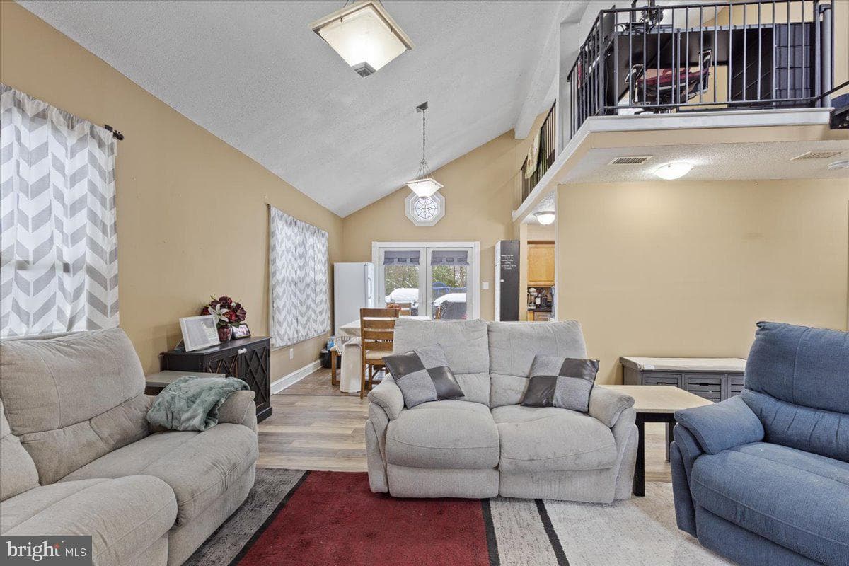 2140 Duckwalk Court photo 2