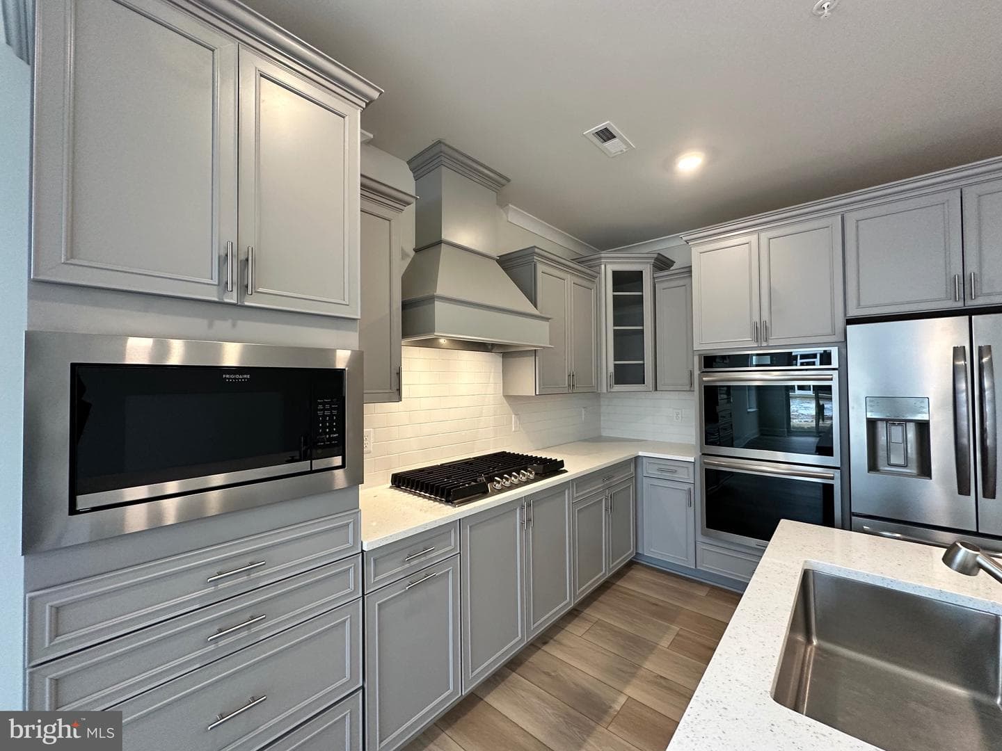 10755 Great Lakes Pl photo 4