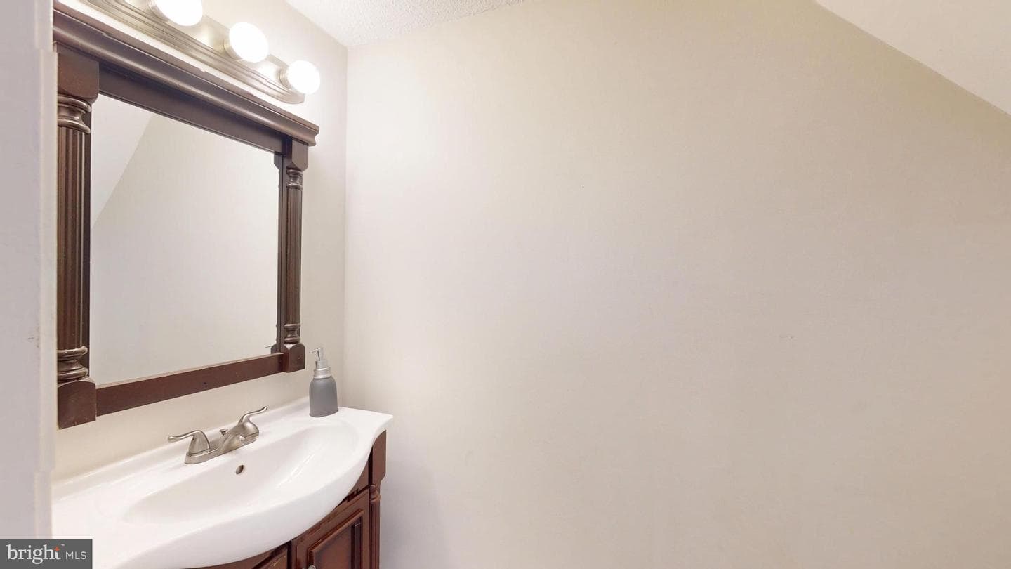 3669 Kempsford Field Place photo 17