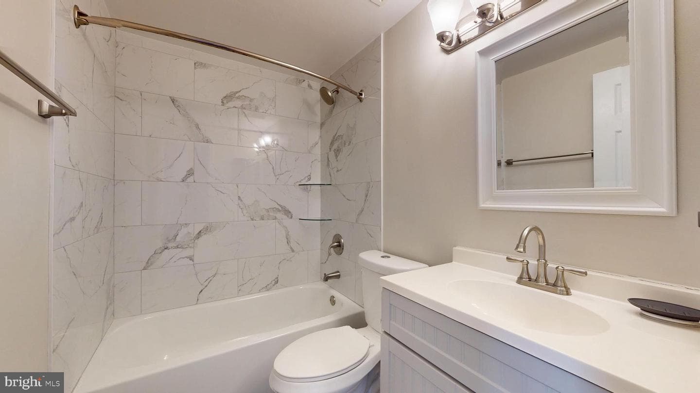 3669 Kempsford Field Place photo 22
