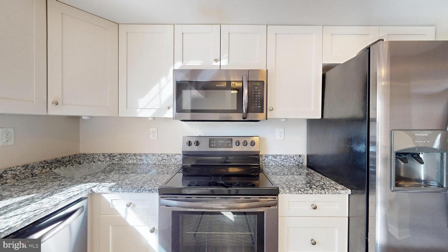 3669 Kempsford Field Place photo 7