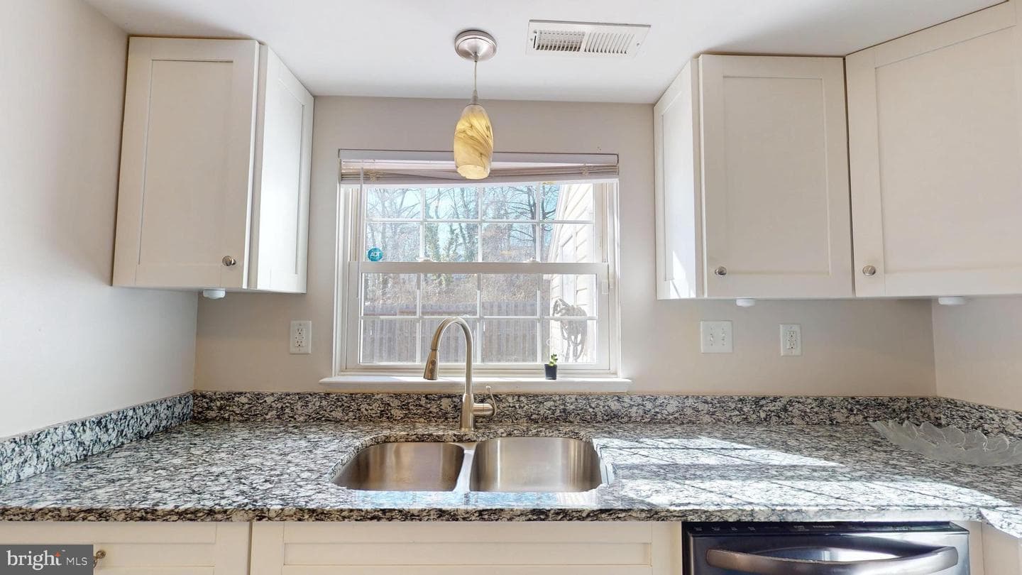 3669 Kempsford Field Place photo 8