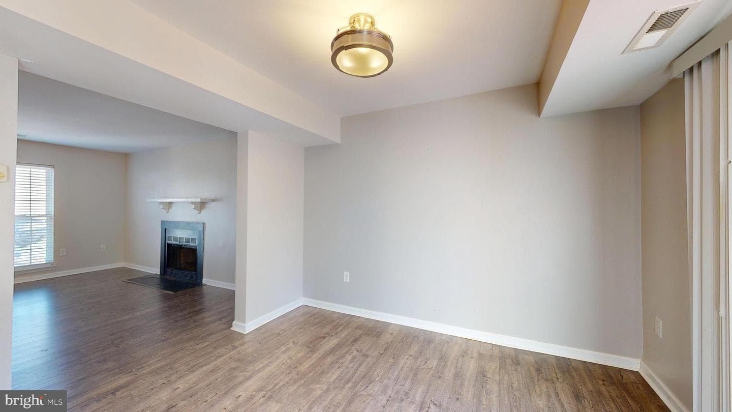 3669 Kempsford Field Place photo 9