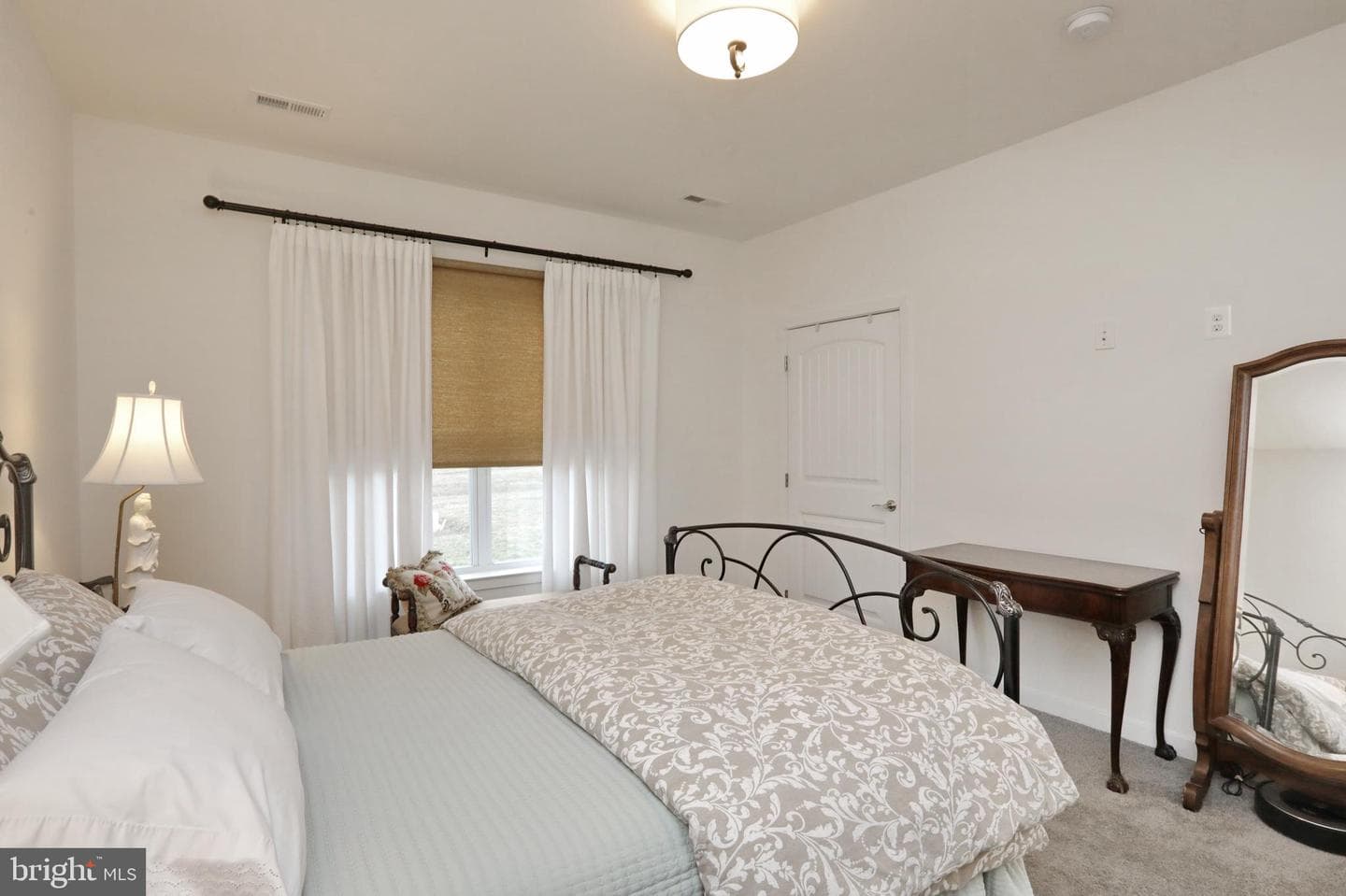 34 Camden Circle photo 12