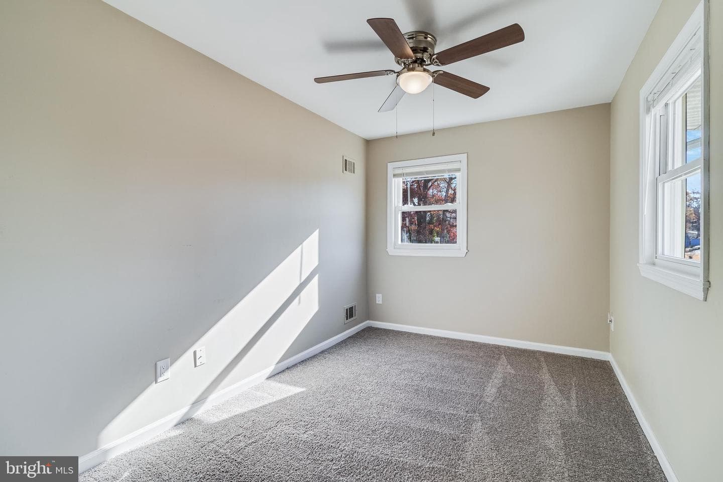 1115 Clark Avenue photo 22
