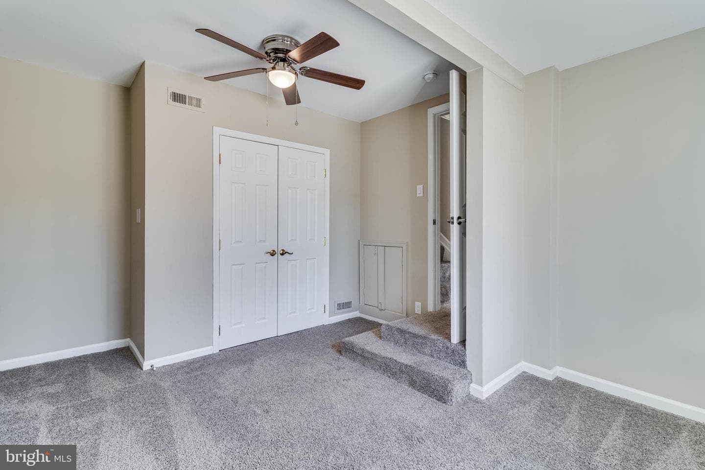 1115 Clark Avenue photo 27