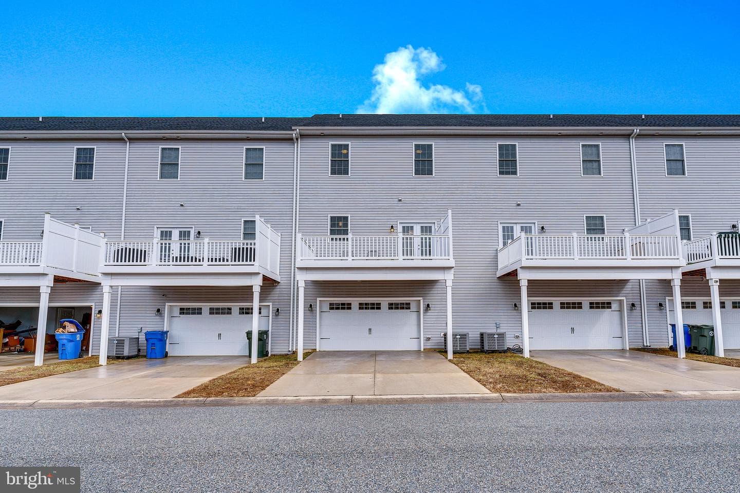 1035 Rye Drive photo 2
